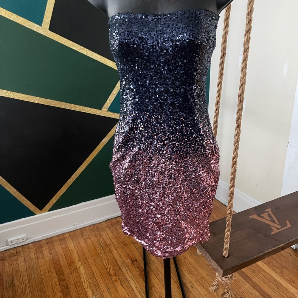 Sequins strapless dress